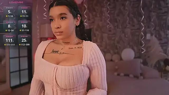 HannahW_ on StripChat 