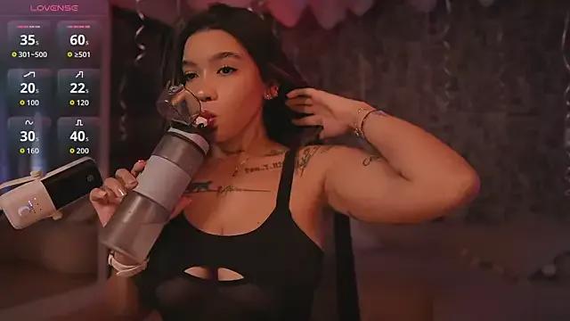 HannahW_ on StripChat 