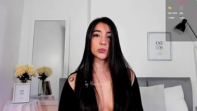 Hannaos on StripChat 