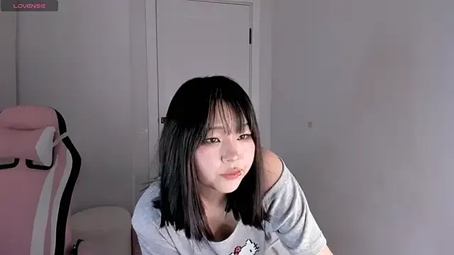 hee_young11 on StripChat