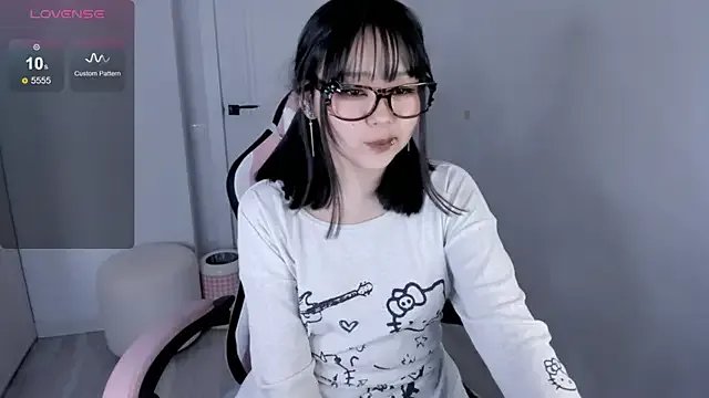 hee_young11 on StripChat