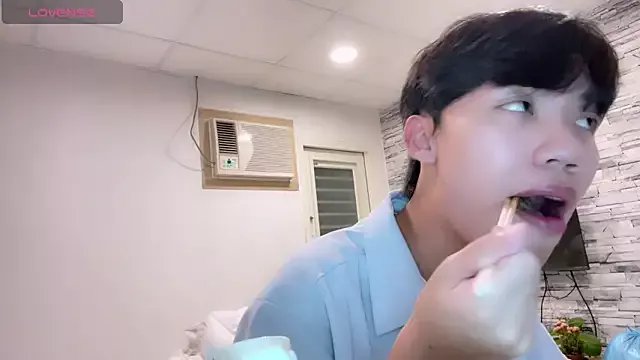 hihi0169 on StripChat 