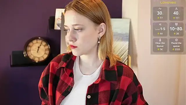 HollieCollelo on StripChat 