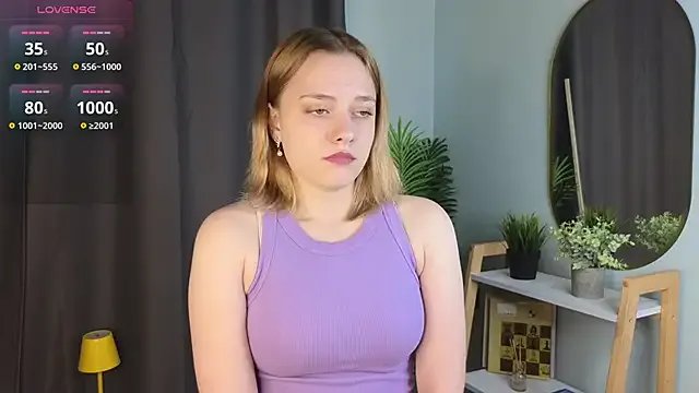 HollieCollelo on StripChat 