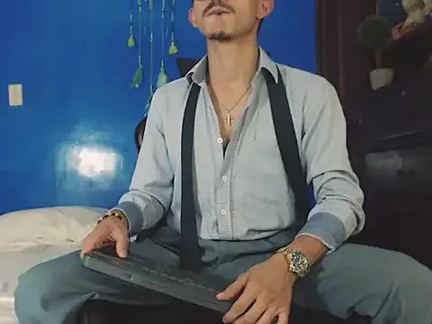 HomeAloneK on StripChat