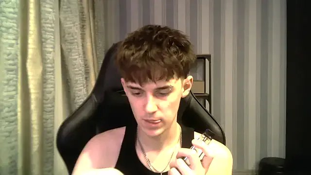 Hoot_Dude_ on StripChat 