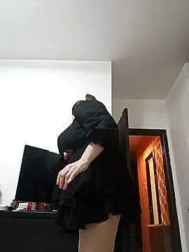 hugebobbs on StripChat