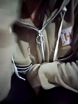 iam-eli on StripChat