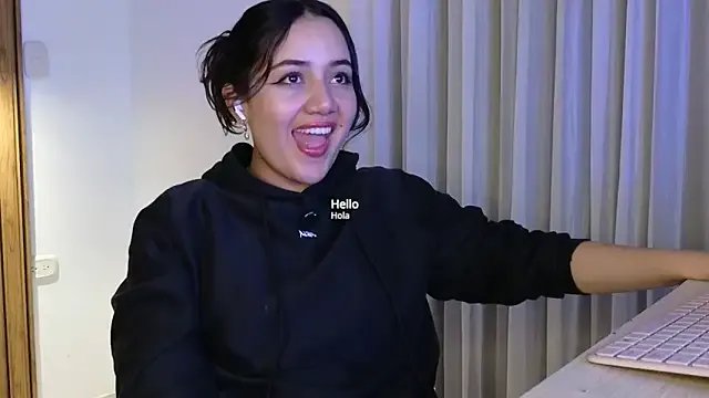 Isa_1207 on StripChat