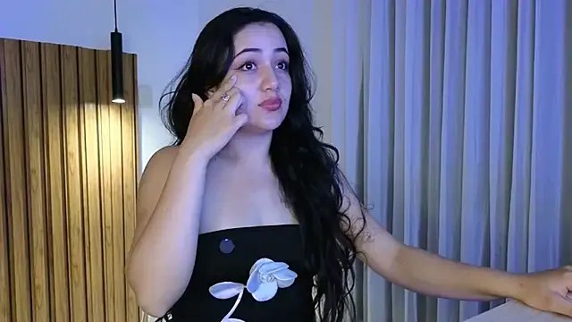 Isa_1207 on StripChat