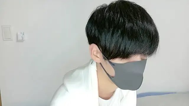 itsme_LEON on StripChat