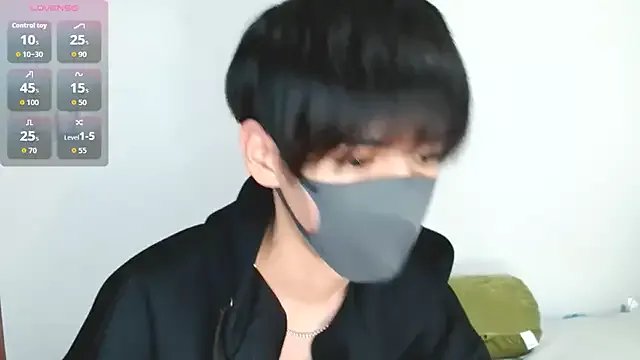 itsme_LEON on StripChat