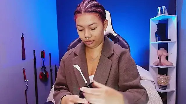 JadaRoberts on StripChat 