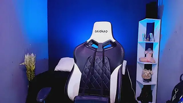 JadaRoberts on StripChat 