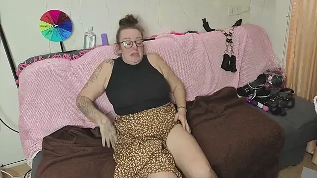 JadeStarUK on StripChat