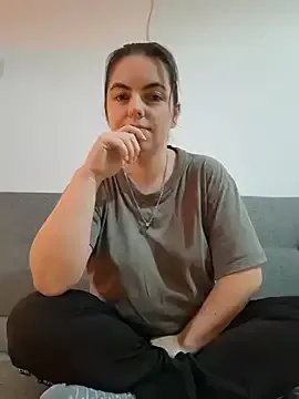 Jassiundich2 on StripChat