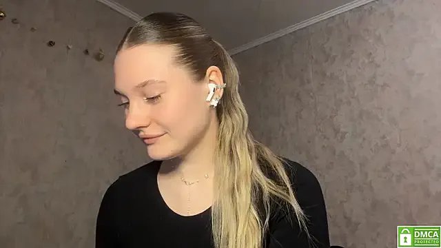 Jolievic — Private on StripChat