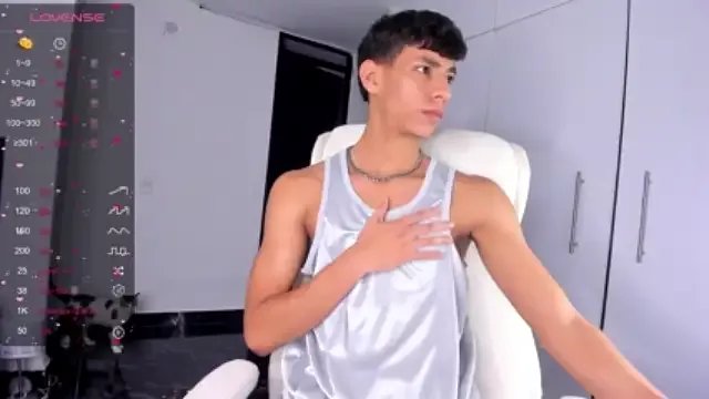 Josep_Davies on StripChat