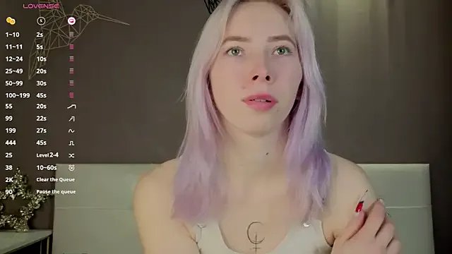 JuliannaWenger on StripChat