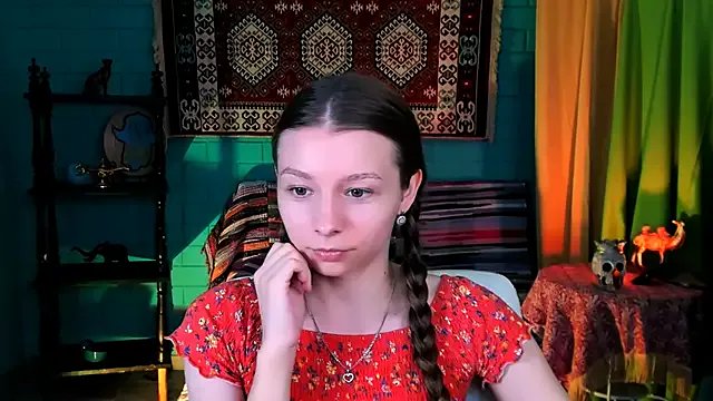 JulieDaniel on StripChat