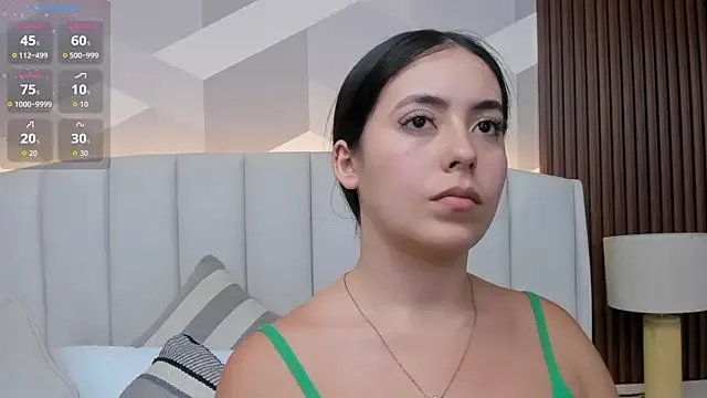 Julietasantos__ on StripChat