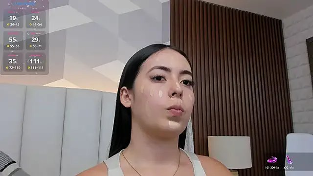 Julietasantos__ on StripChat