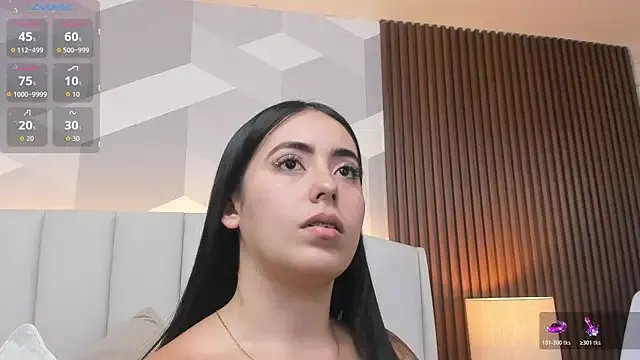 Julietasantos__ on StripChat