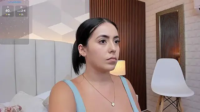 Julietasantos__ on StripChat