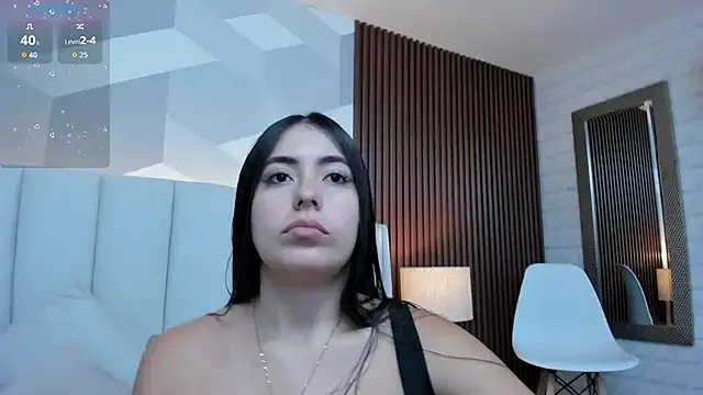 Julietasantos__ on StripChat