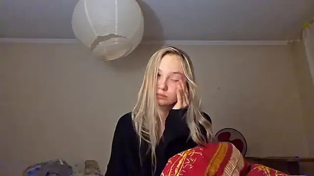 KarinRobertson on StripChat