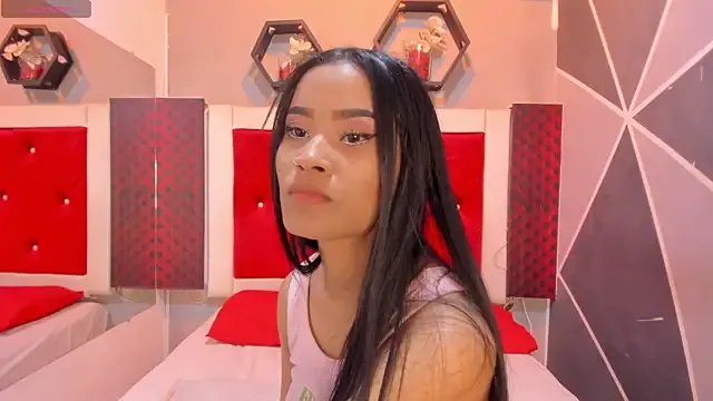 Karoll014 on StripChat