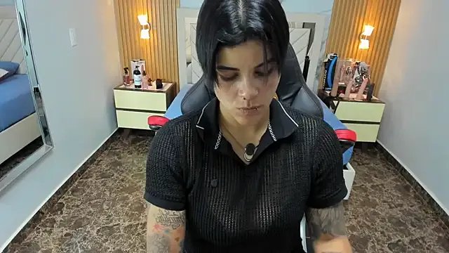 KAROLLJONES1 on StripChat