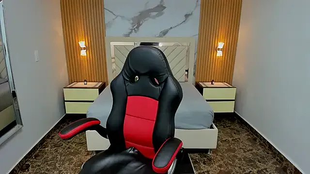 KAROLLJONES1 on StripChat