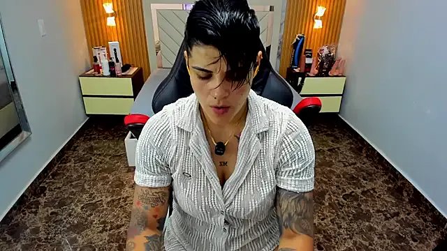 KAROLLJONES1 on StripChat