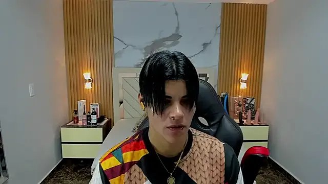 KAROLLJONES1 on StripChat