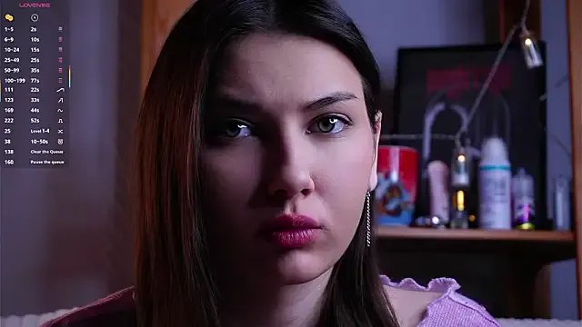 KateCahee — to show off a nice ass <3