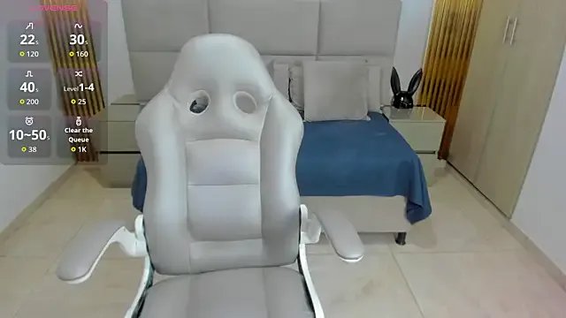 Keisha_jalal — showing pussy