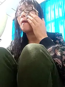 kelly_squirting on StripChat