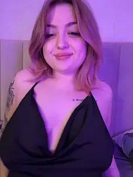 KellyMoors on StripChat