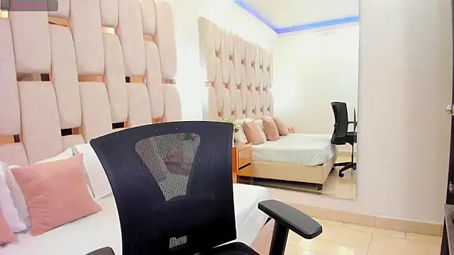 keyla_knowles on StripChat