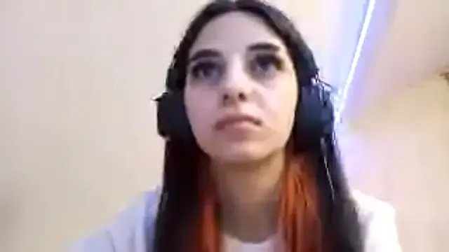 KizzieSchronce on StripChat 