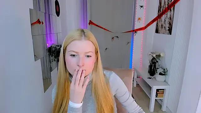 Laly_Peach on StripChat 