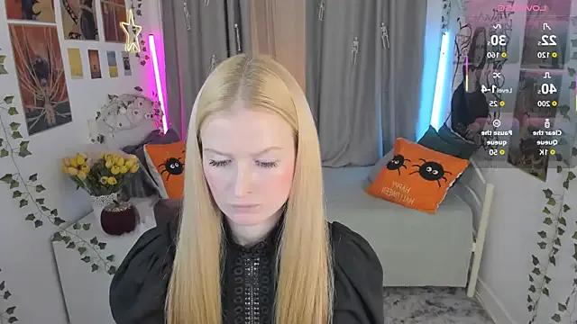 Laly_Peach on StripChat 