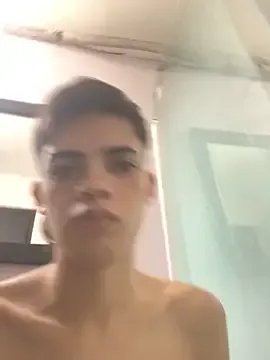 Latinos_2001 on StripChat