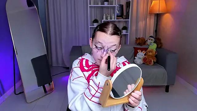 LauraKelley — give me a smile)