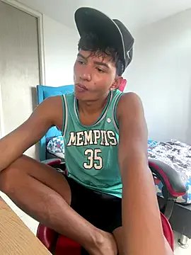 Leonarrrd_01 on StripChat