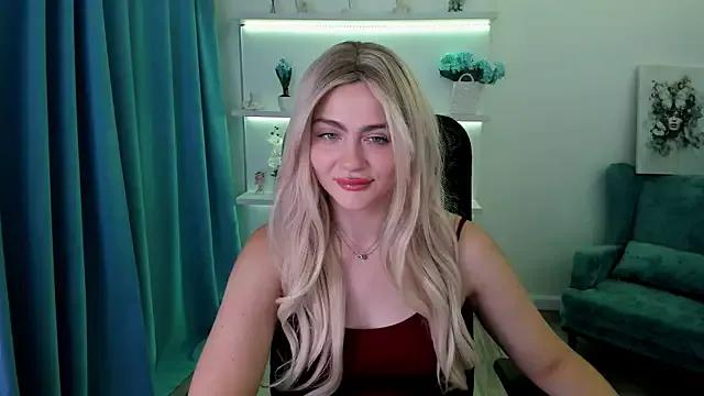 LeslieMineg on StripChat 