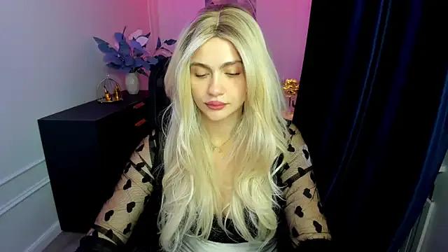 LeslieMineg on StripChat 