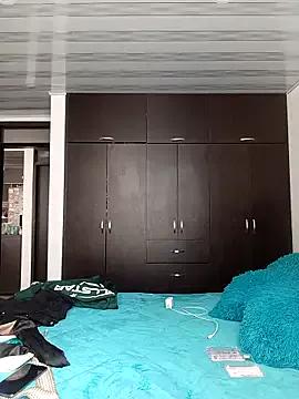 Lesly_10- on StripChat 