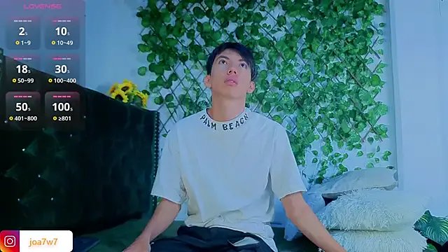 Levii_Ackermann on StripChat